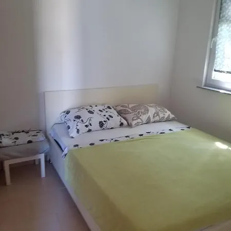 Campsite Manjsa Hisa Savudrija Alberi Zraven Petram Naselja *